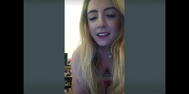 teen knows how to make boys horny on periscope