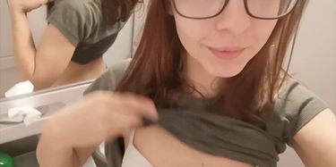 Two awesome toilet babes fingering their holes