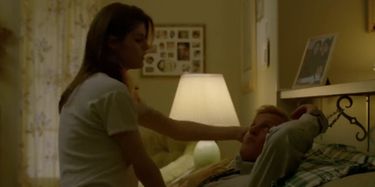 Alexandra Daddario and Alyshia Ochse - True Detective S01E02