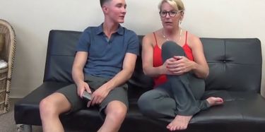 Horny Stepmom Biancas pussy gets pounded by teen big cock